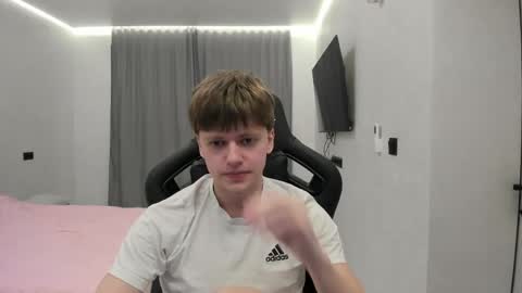 Snapshot of thomas_shelbivip chatting on April 2026 06:24:02 PM Tomas online show from April 2026 06:24:02 PM