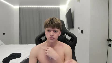 Snapshot of thomas_shelbivip chatting on April 2026 09:39:33 PM Tomas online show from April 2026 09:39:33 PM