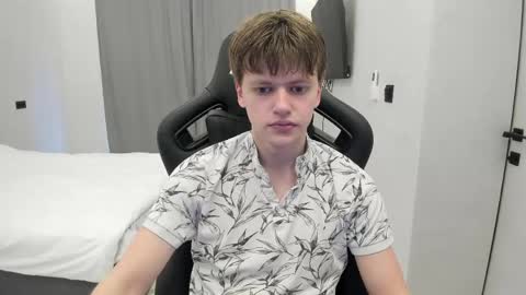 Snapshot of thomas_shelbivip chatting on April 2026 10:14:02 AM Tomas online show from April 2026 10:14:02 AM