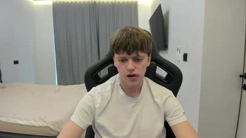 Snapshot of thomas_shelbivip chatting on April 2026 12:51:02 PM Tomas online show from April 2026 12:51:02 PM