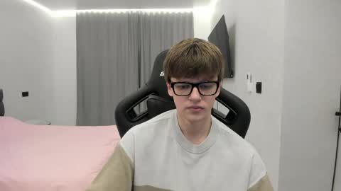 Snapshot of thomas_shelbivip chatting on May 2026 06:48:02 PM Tomas online show from May 2026 06:48:02 PM