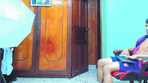 Snapshot of thomas_valkov chatting on April 2026 01:41:02 PM Thomas Valkov online show from April 2026 01:41:02 PM
