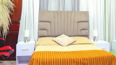 Snapshot of thomas_valkov chatting on May 2026 10:22:02 AM Thomas Valkov online show from May 2026 10:22:02 AM