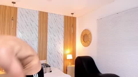 Thomas online show from February 2025 07:43:02 PM