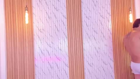 Thomas online show from October 2025 12:05:01 PM