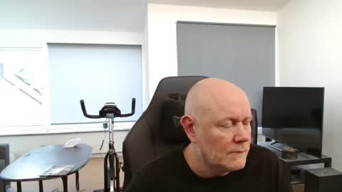 Snapshot of thomash32 chatting on September 2025 07:43:01 AM thomash32 online show from September 2025 07:43:01 AM