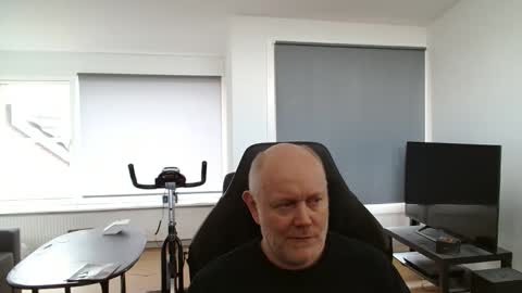 Snapshot of thomash32 chatting on October 2025 09:40:01 AM thomash32 online show from October 2025 09:40:01 AM