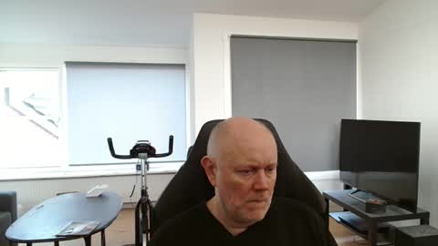 Snapshot of thomash32 chatting on October 2025 08:35:01 AM thomash32 online show from October 2025 08:35:01 AM