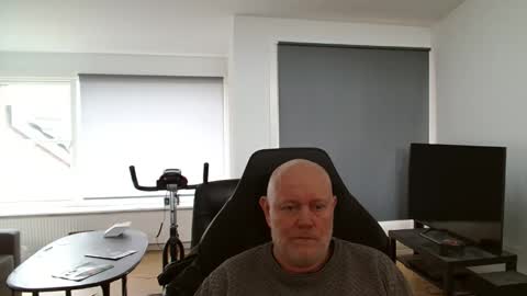 Snapshot of thomash32 chatting on October 2025 02:50:01 PM thomash32 online show from October 2025 02:50:01 PM