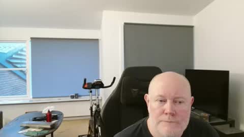 Snapshot of thomash32 chatting on November 2025 06:44:01 AM thomash32 online show from November 2025 06:44:01 AM