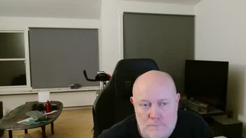 Snapshot of thomash32 chatting on November 2025 05:02:02 PM thomash32 online show from November 2025 05:02:02 PM