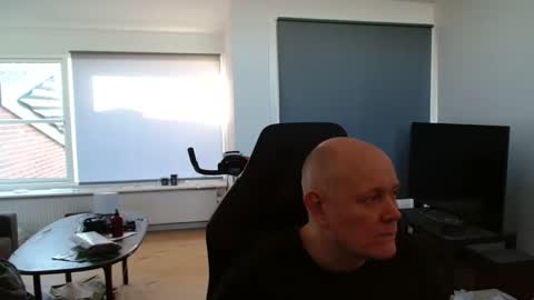 Snapshot of thomash32 chatting on November 2025 12:22:02 PM thomash32 online show from November 2025 12:22:02 PM