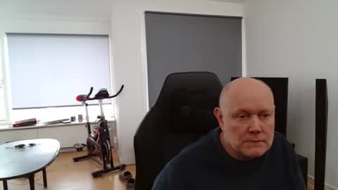 Snapshot of thomash32 chatting on February 2026 12:19:01 PM thomash32 online show from February 2026 12:19:01 PM