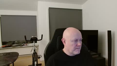 Snapshot of thomash32 chatting on February 2026 11:23:01 PM thomash32 online show from February 2026 11:23:01 PM