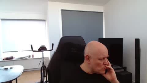 Snapshot of thomash32 chatting on February 2026 11:51:01 AM thomash32 online show from February 2026 11:51:01 AM