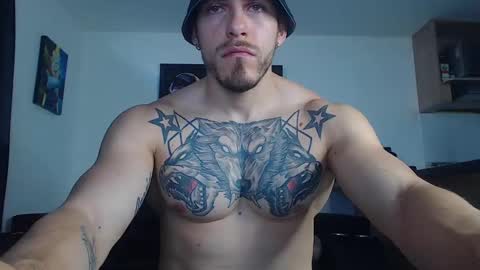 Snapshot of thomashoward31 chatting on February 2025 02:04:01 PM Thomas online show from February 2025 02:04:01 PM