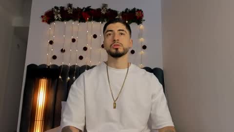 Snapshot of thomasmarzo1 chatting on December 2025 06:24:02 PM sweetfit boy online show from December 2025 06:24:02 PM