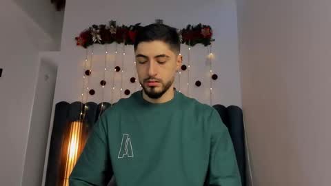 Snapshot of thomasmarzo1 chatting on December 2025 07:09:01 PM sweetfit boy online show from December 2025 07:09:01 PM