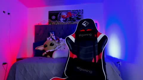 Snapshot of thomklein chatting on December 2024 07:22:01 PM Thom Klein online show from December 2024 07:22:01 PM