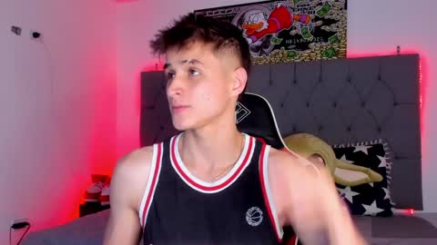 Snapshot of thomklein chatting on January 2025 07:06:02 PM Thom Klein online show from January 2025 07:06:02 PM