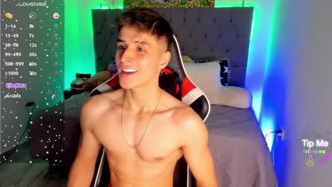 Snapshot of thomklein chatting on January 2025 06:27:02 PM Thom Klein online show from January 2025 06:27:02 PM