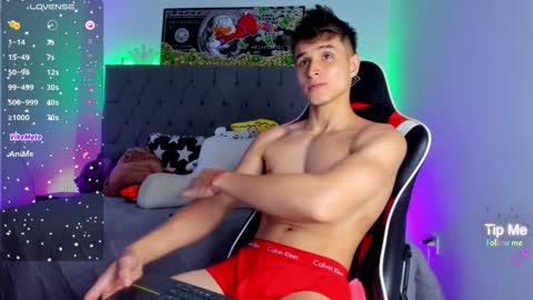 Snapshot of thomklein chatting on February 2025 06:48:01 PM Thom Klein online show from February 2025 06:48:01 PM