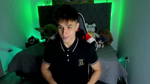 Snapshot of thomklein chatting on February 2025 07:05:02 PM Thom Klein online show from February 2025 07:05:02 PM