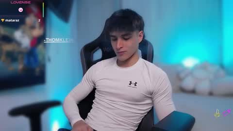 Snapshot of thomklein chatting on September 2025 07:24:02 PM Thom Klein online show from September 2025 07:24:02 PM