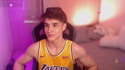 Snapshot of thomklein chatting on September 2025 07:47:01 PM Thom Klein online show from September 2025 07:47:01 PM