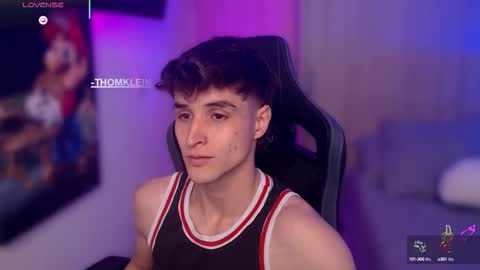 Snapshot of thomklein chatting on September 2025 07:46:02 PM Thom Klein online show from September 2025 07:46:02 PM