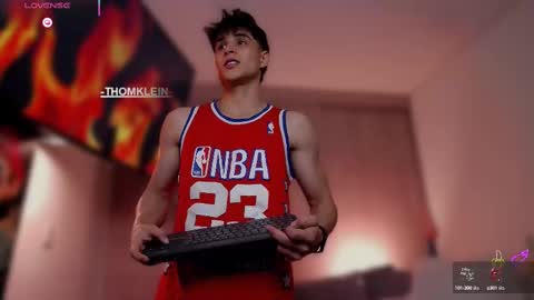 Snapshot of thomklein chatting on September 2025 07:36:02 PM Thom Klein online show from September 2025 07:36:02 PM