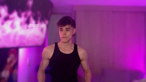 Snapshot of thomklein chatting on September 2025 07:16:01 PM Thom Klein online show from September 2025 07:16:01 PM