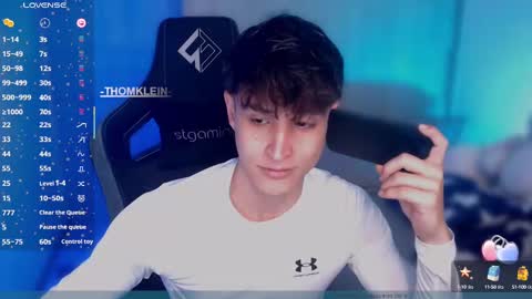 Snapshot of thomklein chatting on September 2025 05:17:01 PM Thom Klein online show from September 2025 05:17:01 PM