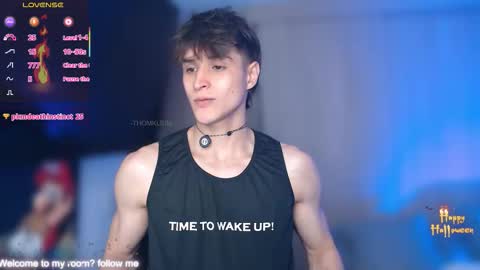 Snapshot of thomklein chatting on October 2025 07:46:02 PM Thom Klein online show from October 2025 07:46:02 PM