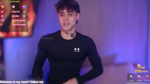 Snapshot of thomklein chatting on October 2025 07:25:02 PM Thom Klein online show from October 2025 07:25:02 PM