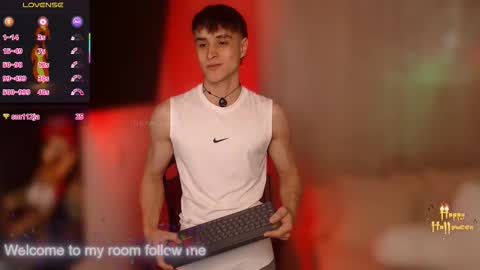 Snapshot of thomklein chatting on October 2025 07:43:01 PM Thom Klein online show from October 2025 07:43:01 PM