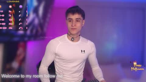 Snapshot of thomklein chatting on October 2025 10:12:01 AM Thom Klein online show from October 2025 10:12:01 AM