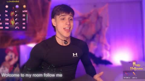 Snapshot of thomklein chatting on October 2025 07:04:02 PM Thom Klein online show from October 2025 07:04:02 PM