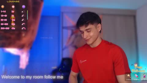 Snapshot of thomklein chatting on October 2025 05:25:01 PM Thom Klein online show from October 2025 05:25:01 PM