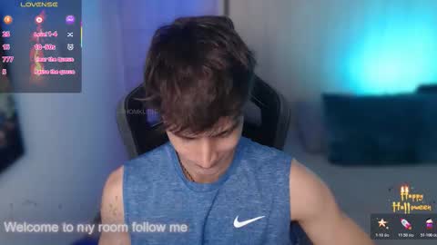 Snapshot of thomklein chatting on November 2025 07:25:02 PM Thom Klein online show from November 2025 07:25:02 PM