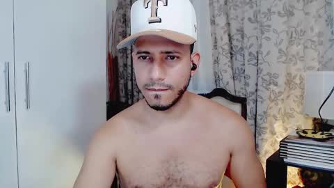 Snapshot of thommerxxx chatting on March 2026 04:31:01 AM Thom online show from March 2026 04:31:01 AM