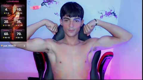 Snapshot of thommy_cute chatting on September 2025 02:59:02 AM Thomas online show from September 2025 02:59:02 AM