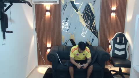 thomson_hot01 online show from June 2026 05:17:02 AM