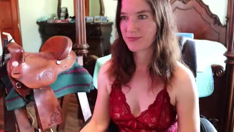 Snapshot of thornbury_rose chatting on February 2026 06:59:02 PM ThornburyRose online show from February 2026 06:59:02 PM