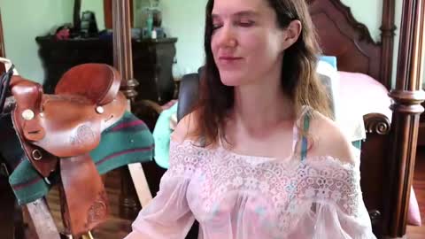 ThornburyRose online show from April 2026 03:53:01 PM