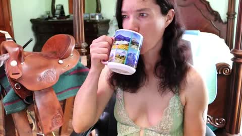ThornburyRose online show from May 2026 04:33:01 PM