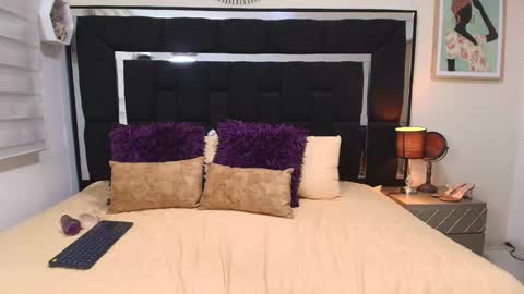 Snapshot of thriana_moon chatting on March 2026 02:46:01 AM thriana online show from March 2026 02:46:01 AM