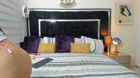 Snapshot of thriana_moon chatting on April 2026 02:09:02 AM thriana online show from April 2026 02:09:02 AM