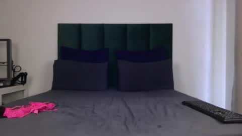 Snapshot of throatgoat2121 chatting on October 2025 08:22:02 AM throatgoat2121 online show from October 2025 08:22:02 AM