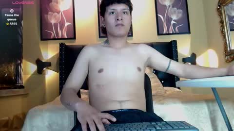 thxmm_ online show from February 2026 09:02:02 PM